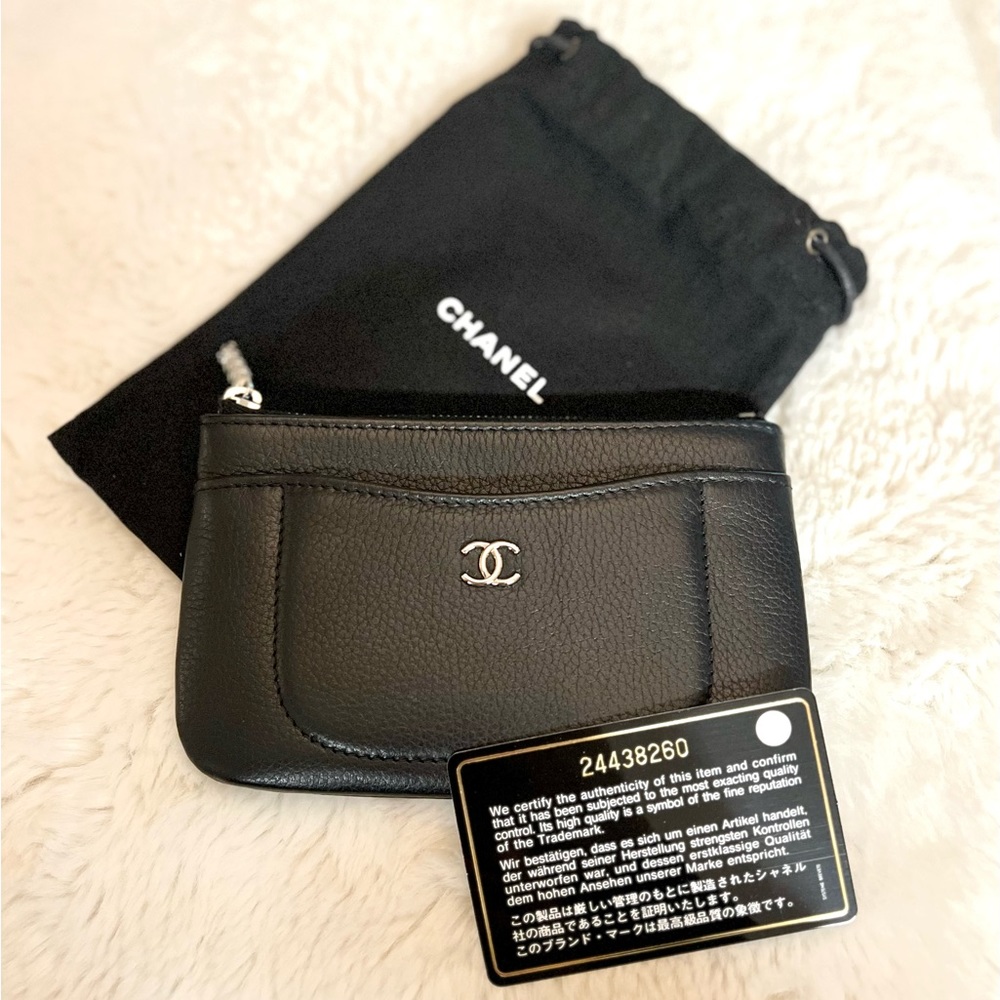 Chanel 🖤 Rare Mini O Case